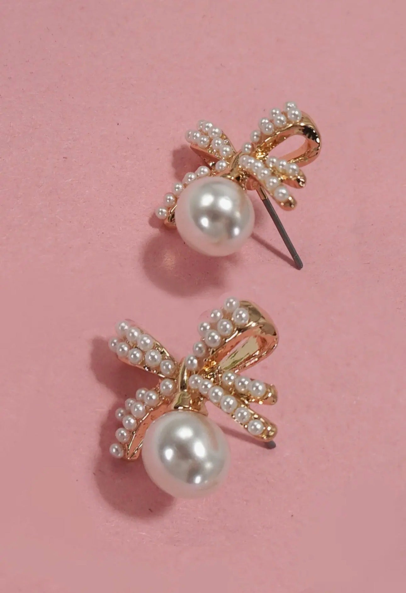 Pearl Bow Stud