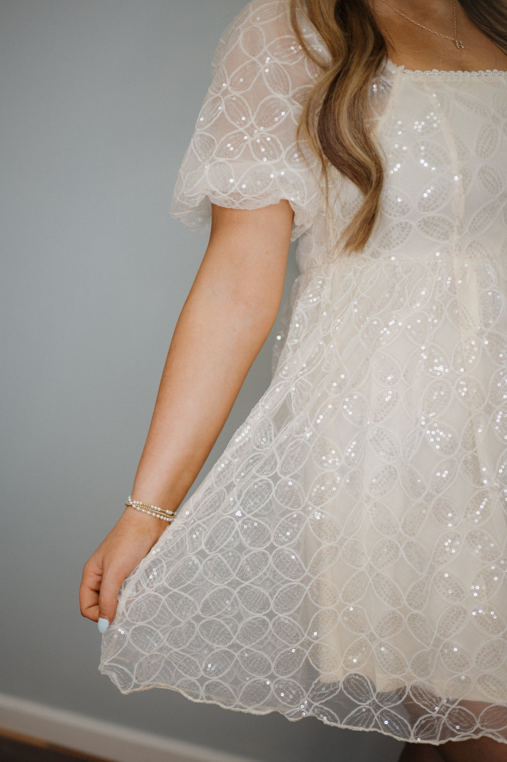 Sequined Lace Mesh Bubble Sleeve Dress